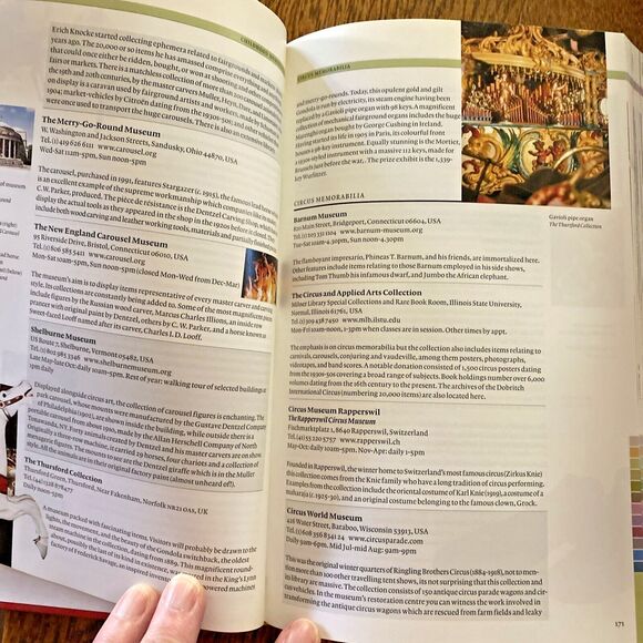 The Essential Guide to Collectibles: A Source Book 2001 with Dust Cover - Picture 8 of 12